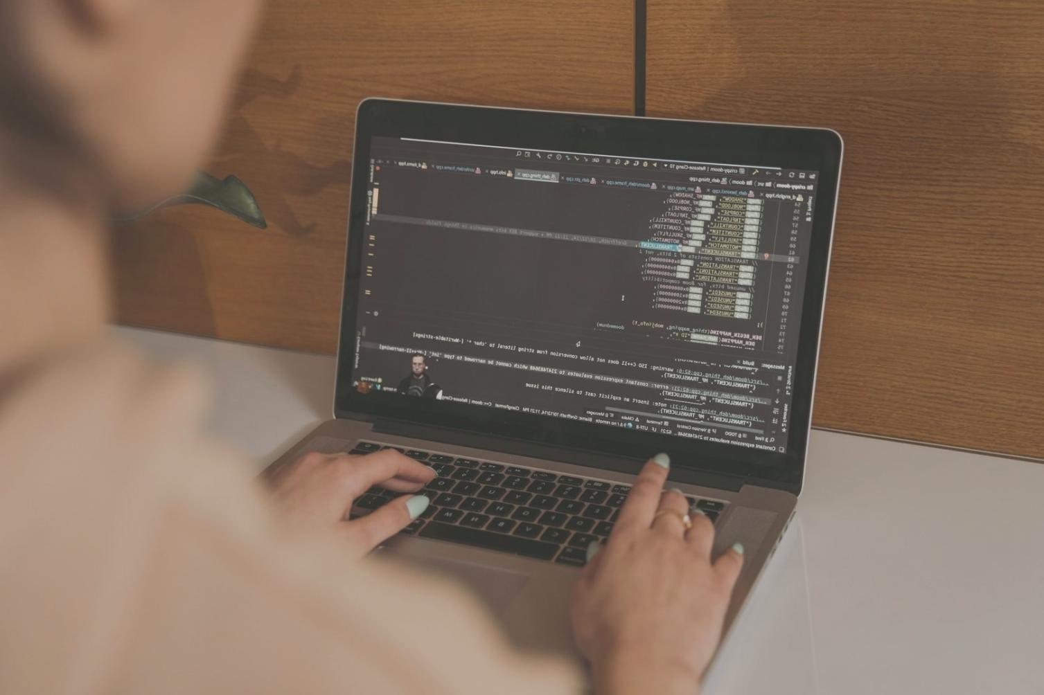Praktische Video-Tutorials zur Computer Vision Entwicklung mit echten Debugging-Beispielen